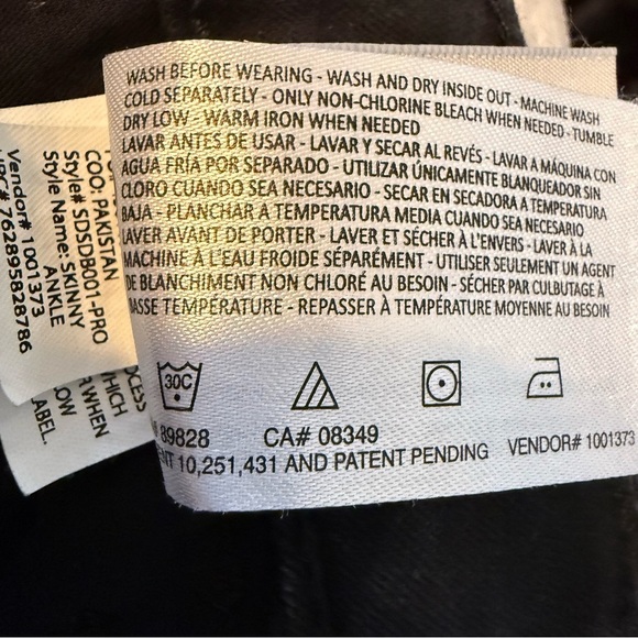 Social Standard by Sanctuary | Black Camouflage Skinny Pants | Sz 6 - Picture 8 of 9